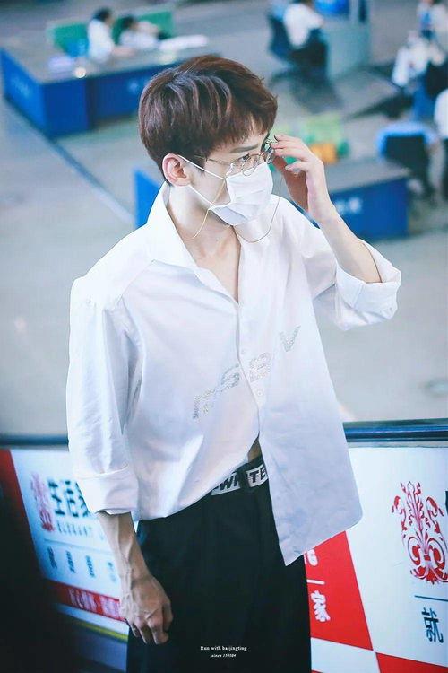 白衬衫少年感男明星,探寻少年感男明星的独特魅力