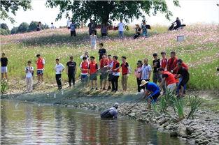捕鱼船吃瓜,一场别开生面的吃瓜盛宴